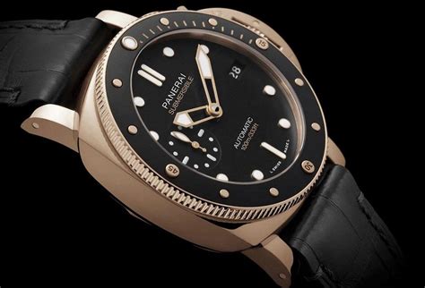 Panerai introduces a new Submersible watch with a 42mm case 